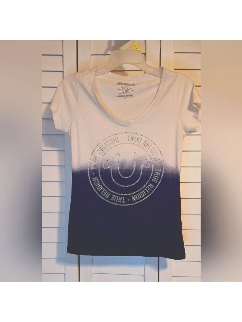 True Religion v neck Blue ombre sparkle t-shirt Sz XS ptp 15" x 23"L